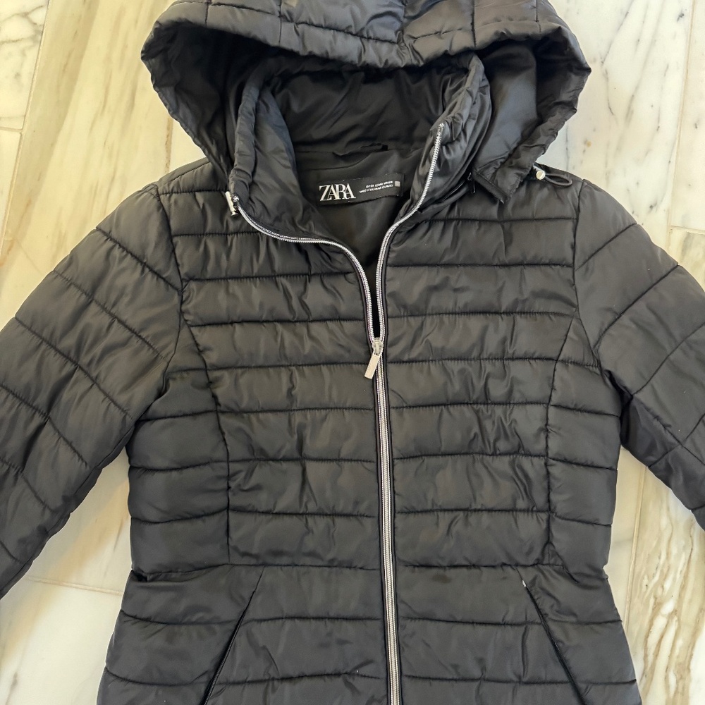 Zara Black fitted zipper thin puffer sz. medium
